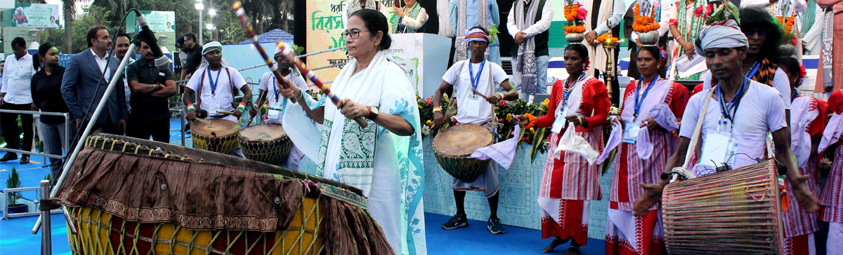 Hon'ble Chief Minister playing Dhamsa at the 150th Birth Anniversary Celebration of Birsa Munda at Adibasi Bhawan