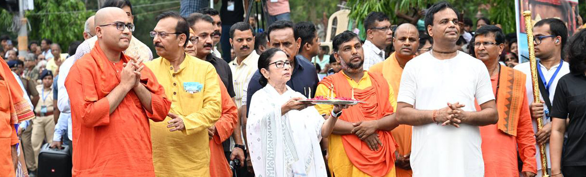 Hon'ble Chief Minister Mamata Banerjee graces the Rathyatra festivities in Digha on 27 June 2025